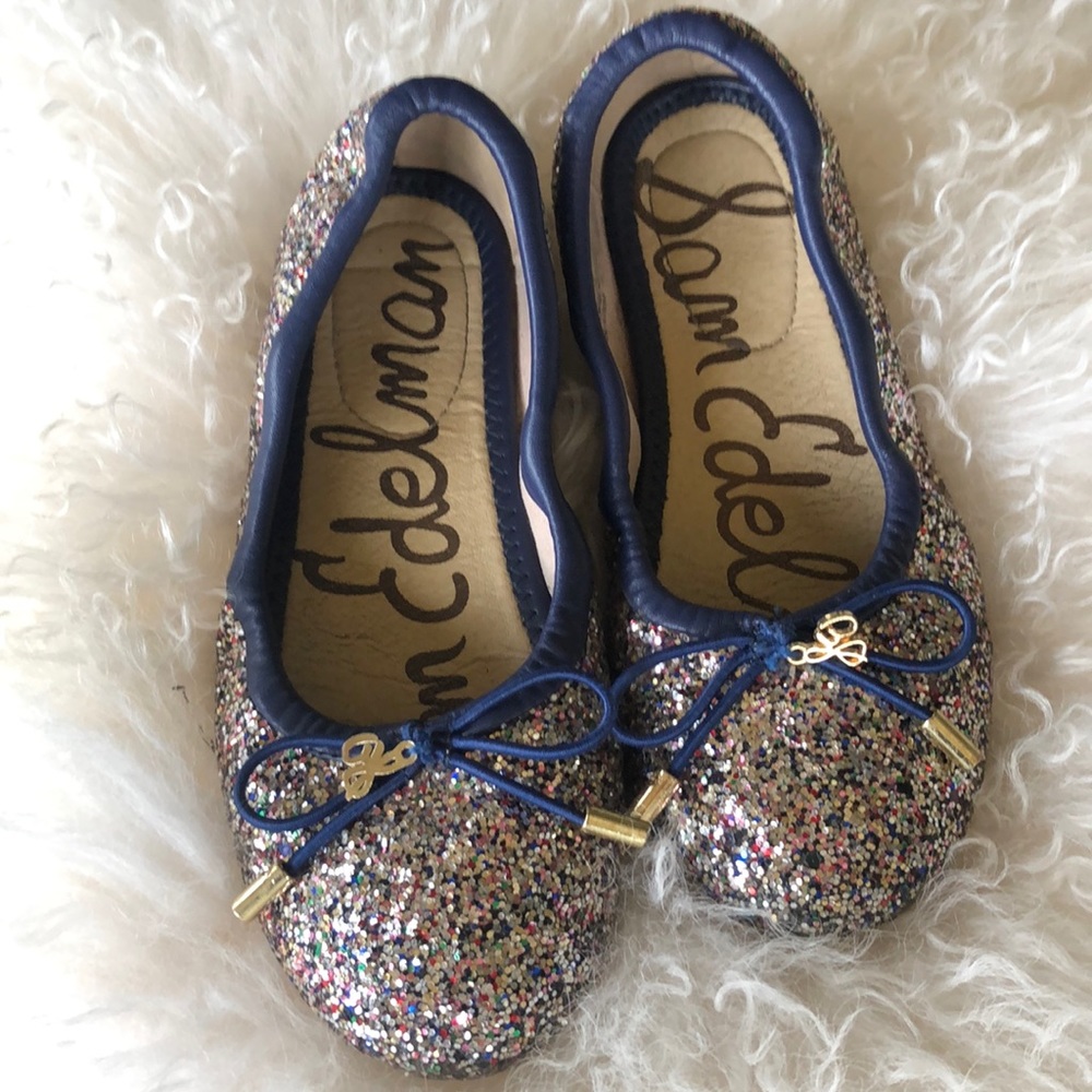 Adorable glitter flats